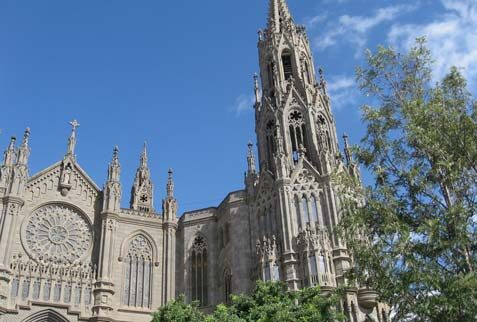 Rutas y tours guiados por Arucas con Your Canary Friend